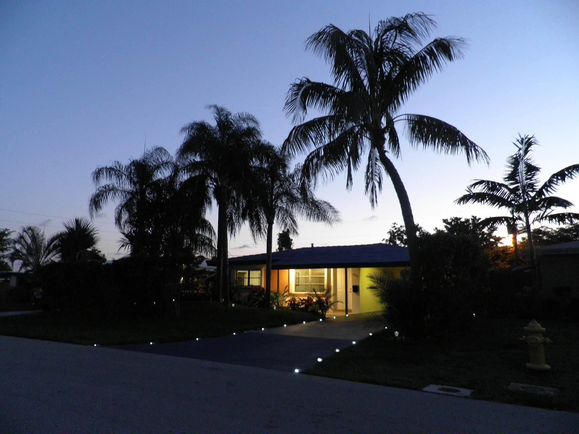 Blue Ocean Guesthouse Fort Lauderdale Exterior photo